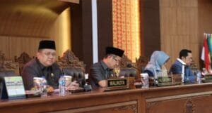 Paripurna DPRD Mendengarkan Penyampaian Raperda Inisiatif DPRD Kota Lubuklinggau
