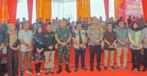 Sekda Trisko Defriyansa Hadri Simulasi Pemungutan dan Perhitungan Suara di KPU