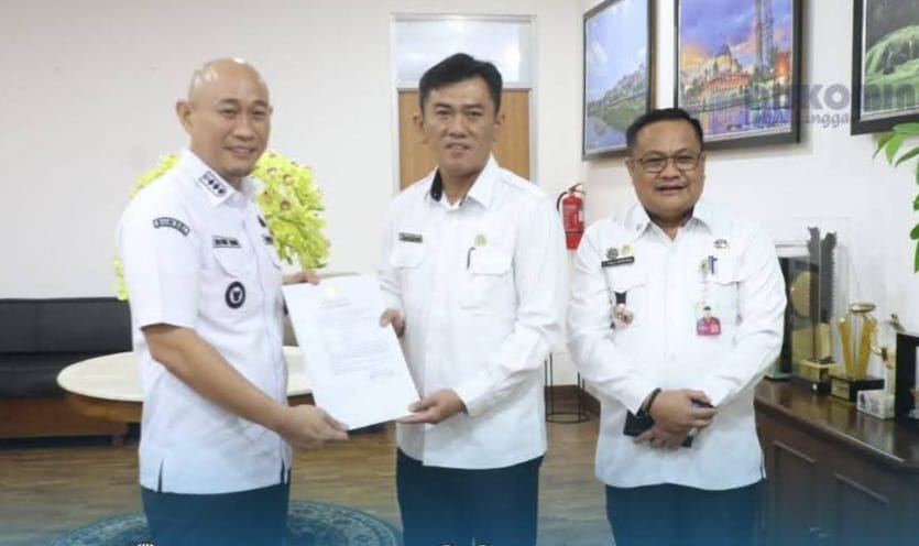 Wako Lubuklinggau H Rachmat Hidayat Serahkan SK Pelaksana Tugas Kepada Sejumlah Pejabat