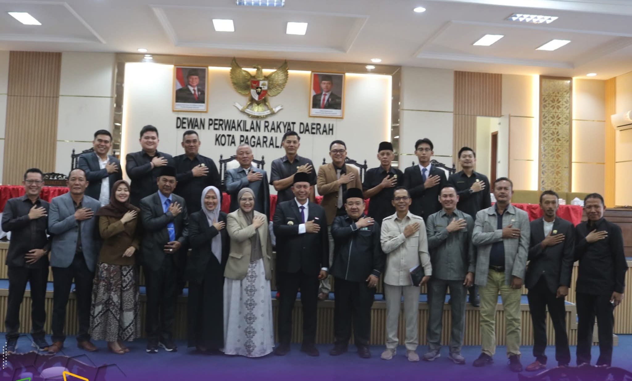 Paripurna Penyampaian Laporan Pembahasan Raperda Penandatanganan Hasil Keputusan Bersama DPRD