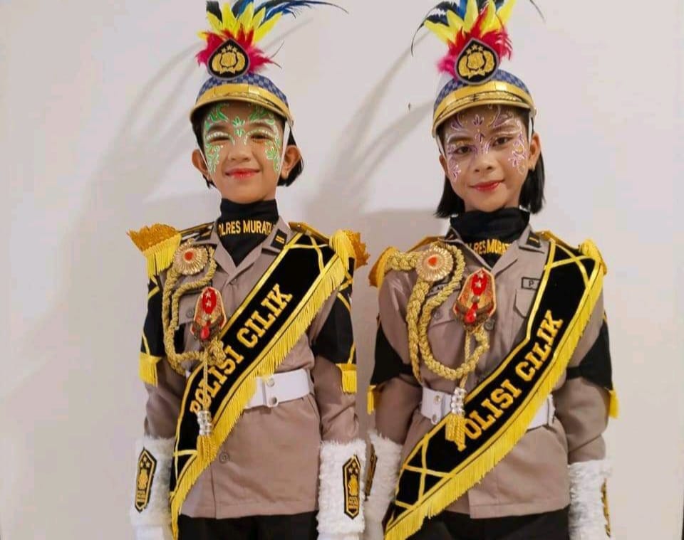 Prestesi Kategori Best Costume Polisi Cilik Siswi SDN 1 Embacang Baru