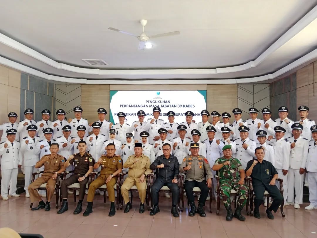 Bupati Bursah Zarnubi Kukuhkan Perpanjangan Masa Jabatan 39 Kepala Desa