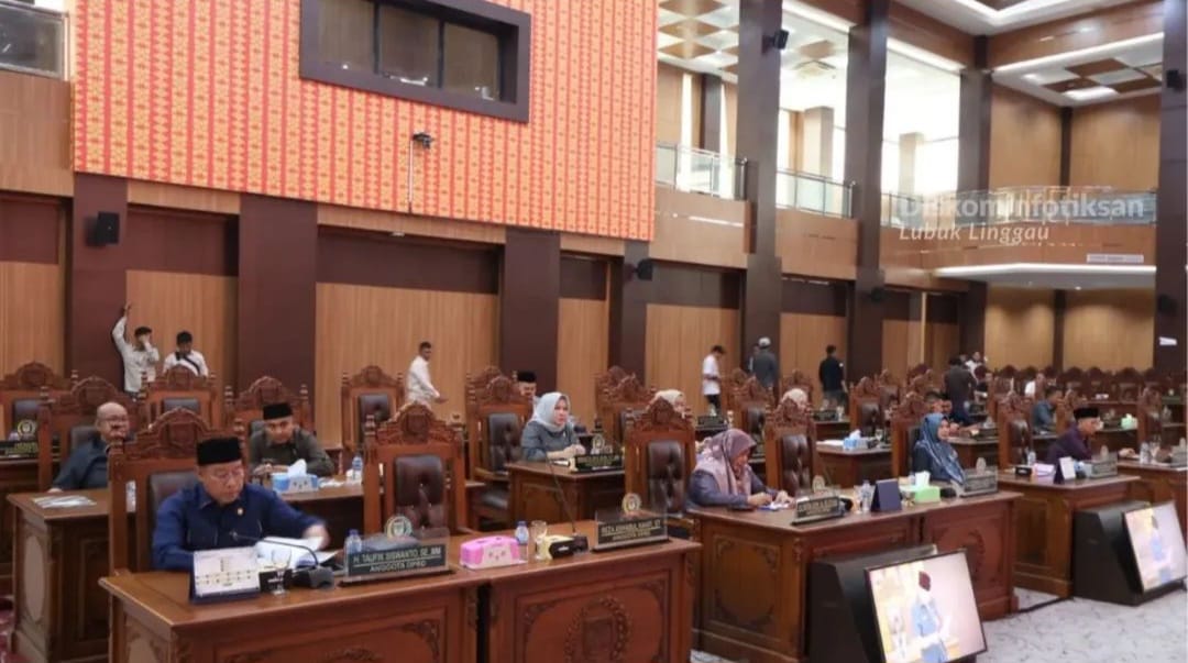 DPRD Lubuklinggau Gelar Paripurna Jawaban Eksekutif atas Pandangan Umum Fraksi Dewan, Raperda Perubahan APBD 2025