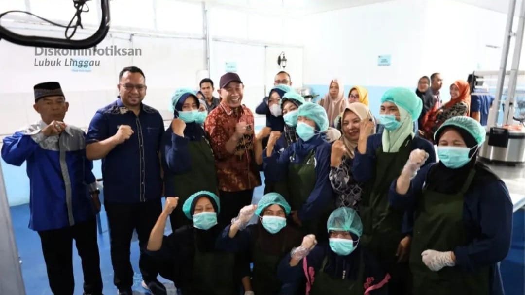 Wali Kota Lubuk Linggau H Rachmat Hidayat Resmikan Dapur MBG A and F Catering