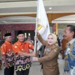 Setelah Dikukuhkan Bupati Musi Rawas Hj Ratna MachmudLepas Kontingen PEDA KTNA ke XVI