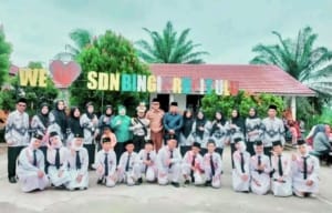 SDN Bingin Rupit Ulu dan Pemdes Bingin Rupit Emas Peringati Hari Guru Nasional