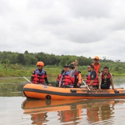 Bupati Bursah Zarnubi Tinjau Lahan Perikanan Danau Batu di Desa Muara Danau