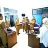 Sekda Lahat Dr.Ir.H.Izromaita.M.SI Melakukan Sidak ke 12 Bagian di lingkungan Sekretariat Daerah