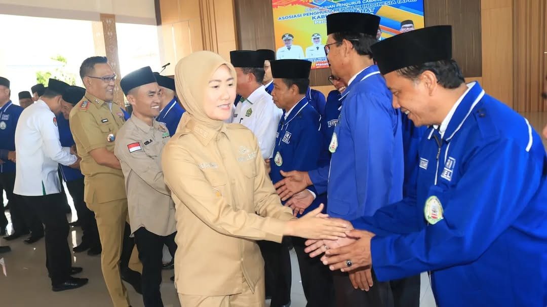 Wabup Widia Ningsih Lantik Pengurus APRI Cabang Lahat